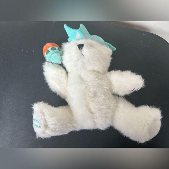 Vintage Hershey's Times Square Statue of Liberty Bear plush toy - Picture 9 of 10